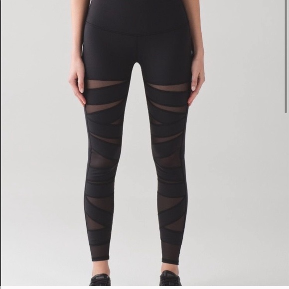 Lululemon Black Wunder Under Tech Mesh - Picture 3 of 5